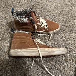 8.5 womens VANs MTE sk8high suede